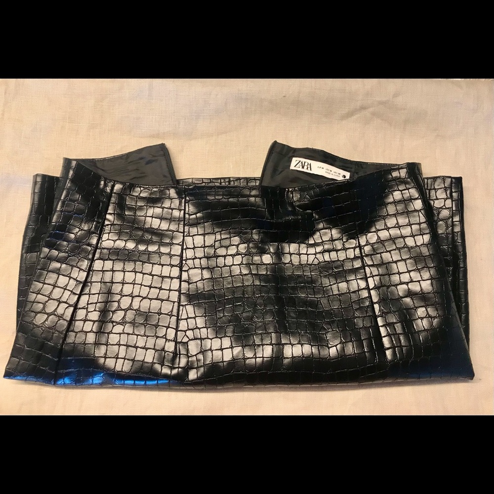 Faux leather mini skirt